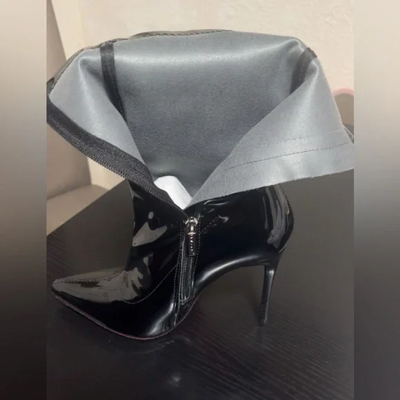 Belovely Sleek Elegance: Patent Leather Stiletto Boots - Picture 2 of 4